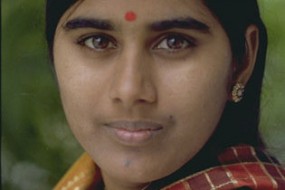 Meera was born in a small village of Nalgonda in the state o Andhra Pradesh in southern India. At age six, she experienced her first samadhi, that lasted one day