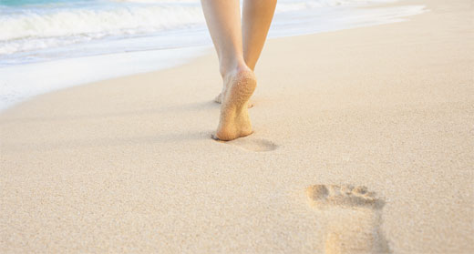 7-surprising-health-benefits-of-earthing-walking-barefoot-awaken