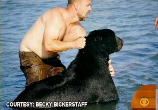 Brave Man Saving Drowning 400-lb Black Bear Is Possibly One Of The Greatest Rescue Stories Ever