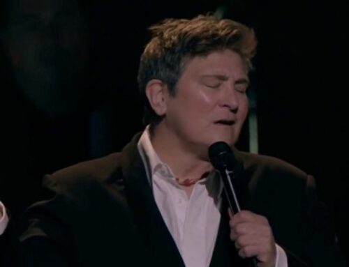 KD Lang Sings Hallelujah @ The Logies May 2010