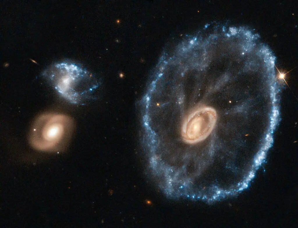 Hubble-Captures-Stunning-Image-of-Cartwheel-Galaxy-awaken