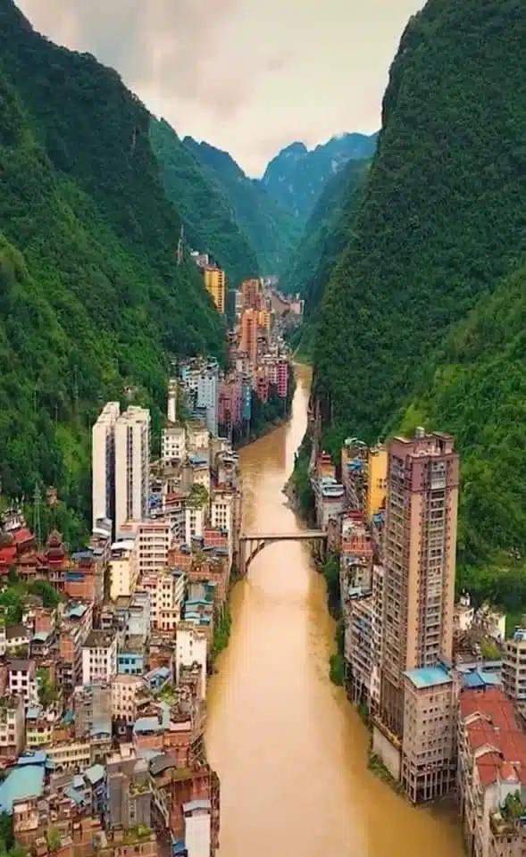 Yunnan is the narrowest town in China -awaken