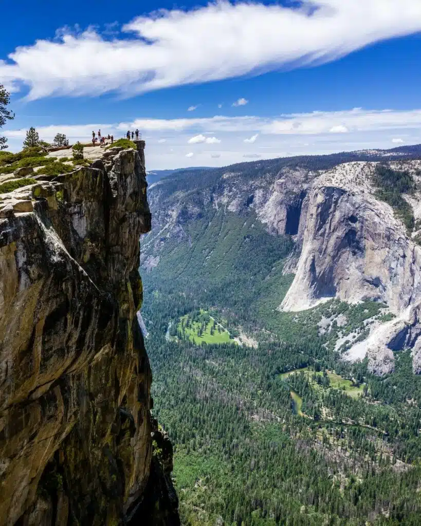 Taft Point, Yosemite Park, United States-awaken