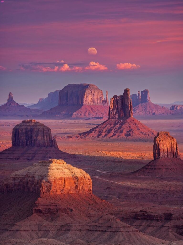 Monument Valley Navajo Tribal Park on the Utah/Arizona border-awaken