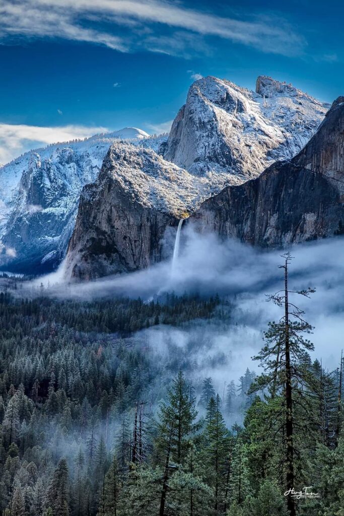 Tunnel View Yosemite National Park, California, USA. A beautiful photo by Hung Ton. -awaken